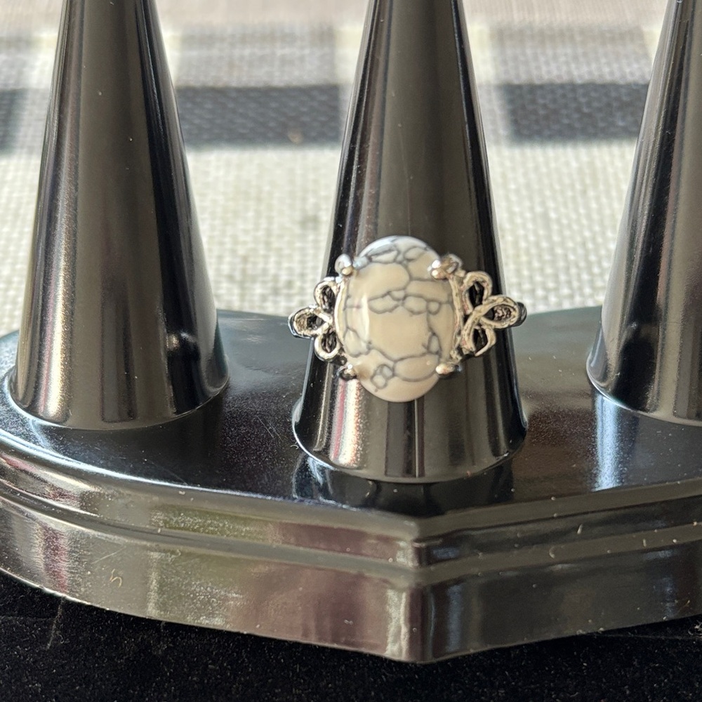 Elegant Silver and White Ring Size 9.5 NWOT